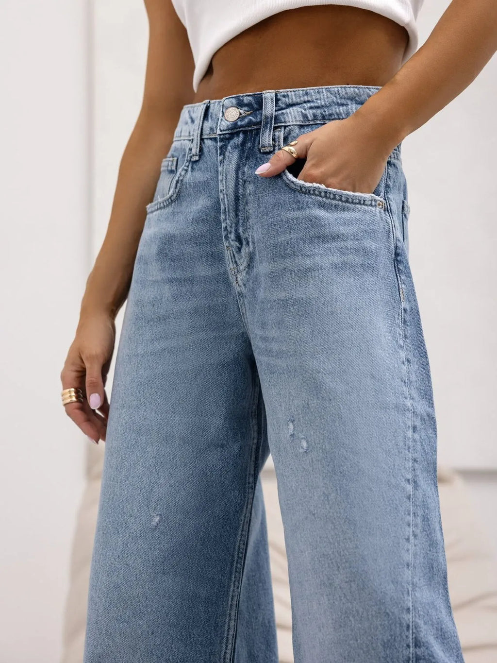 Distressed Wide Leg Jeans